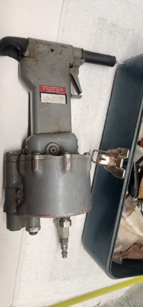 Boston Pneumatic Rivet Puller & Accessories Lot With Box