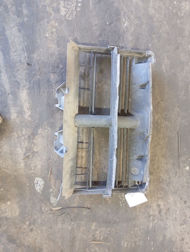 RAM1500   2017 Air Shutter 4107059