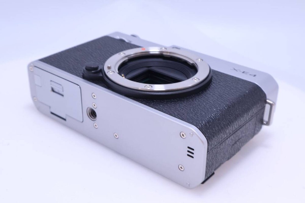 FUJIFILM X-E4 Body Silver 400350
