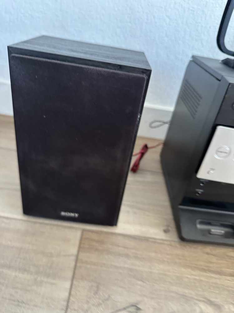 Sony CMT-FX300i Hi-Fi Stereo iPod Dock AUX Micro Component Mini Compact 2000s