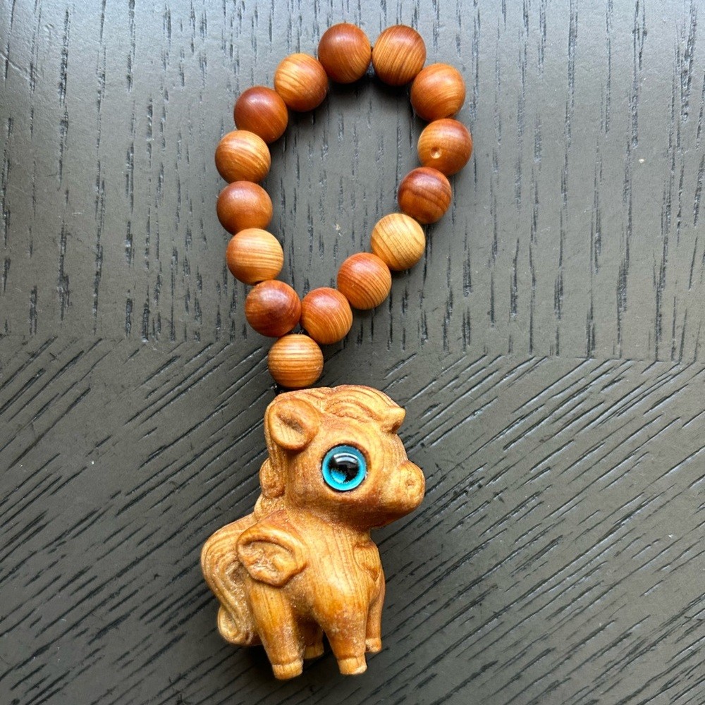 (ONE) Sandalwood keychain