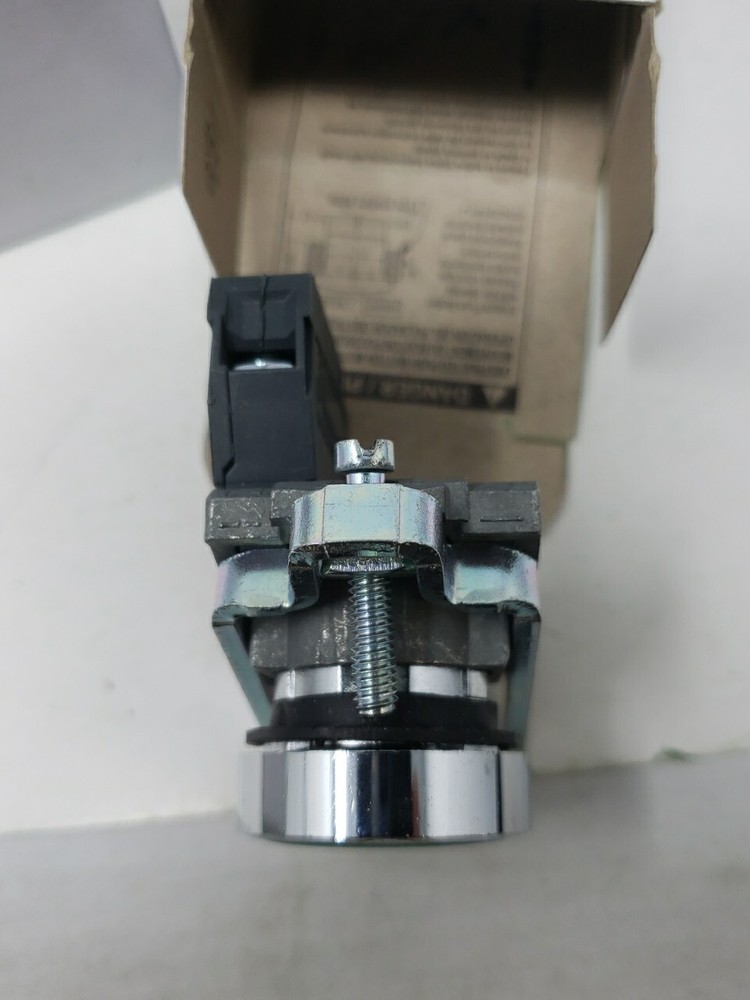 2ct GREEN XB4-BA31 22mm Push Button