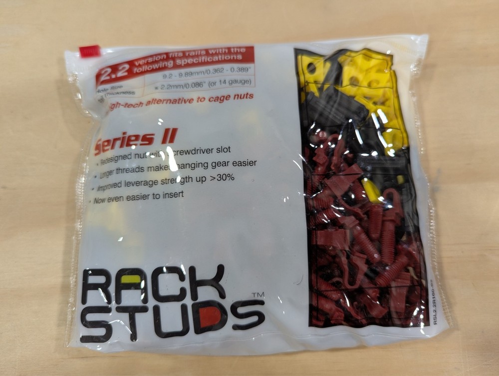 Rackstuds R100 Rack Mount Solution Series II RSL2.2R100-S2 100 Pack