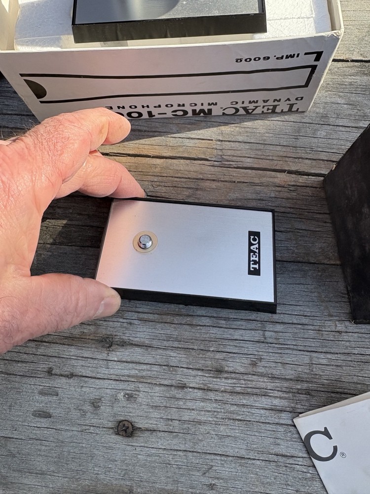 TEAC MC-106 DYNAMIC MICROPHONE New Old Stock