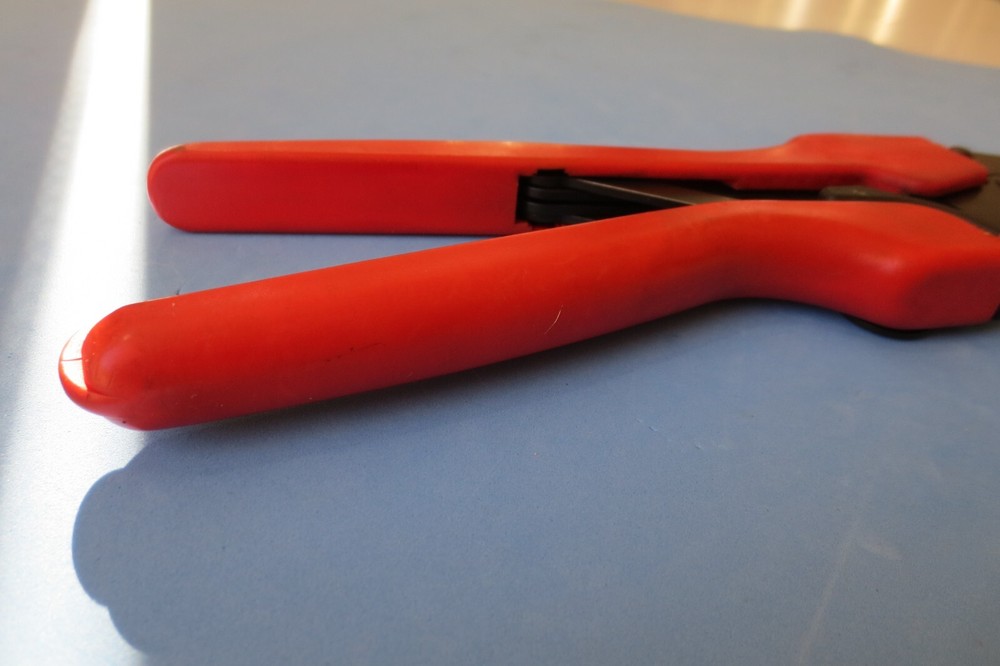Molex 64001-4700A 14-22AWG Side Entry, RHT-2761- CC Crimp Tool •• Gently Used ••