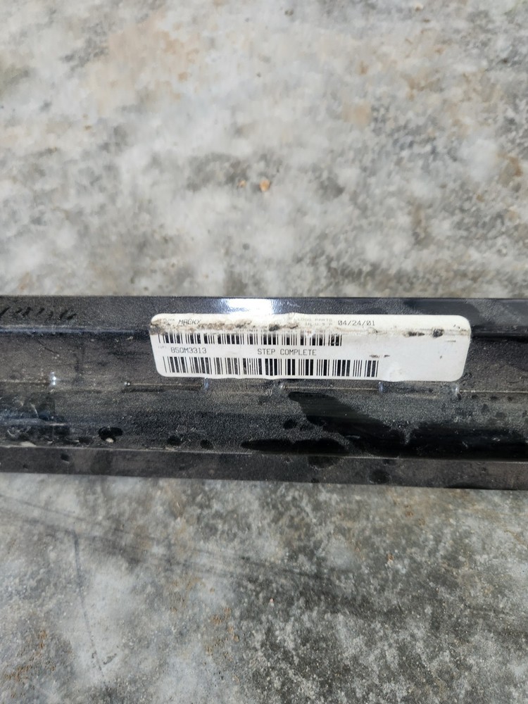 Mack OEM Step Assembly 85QM3313 NOS