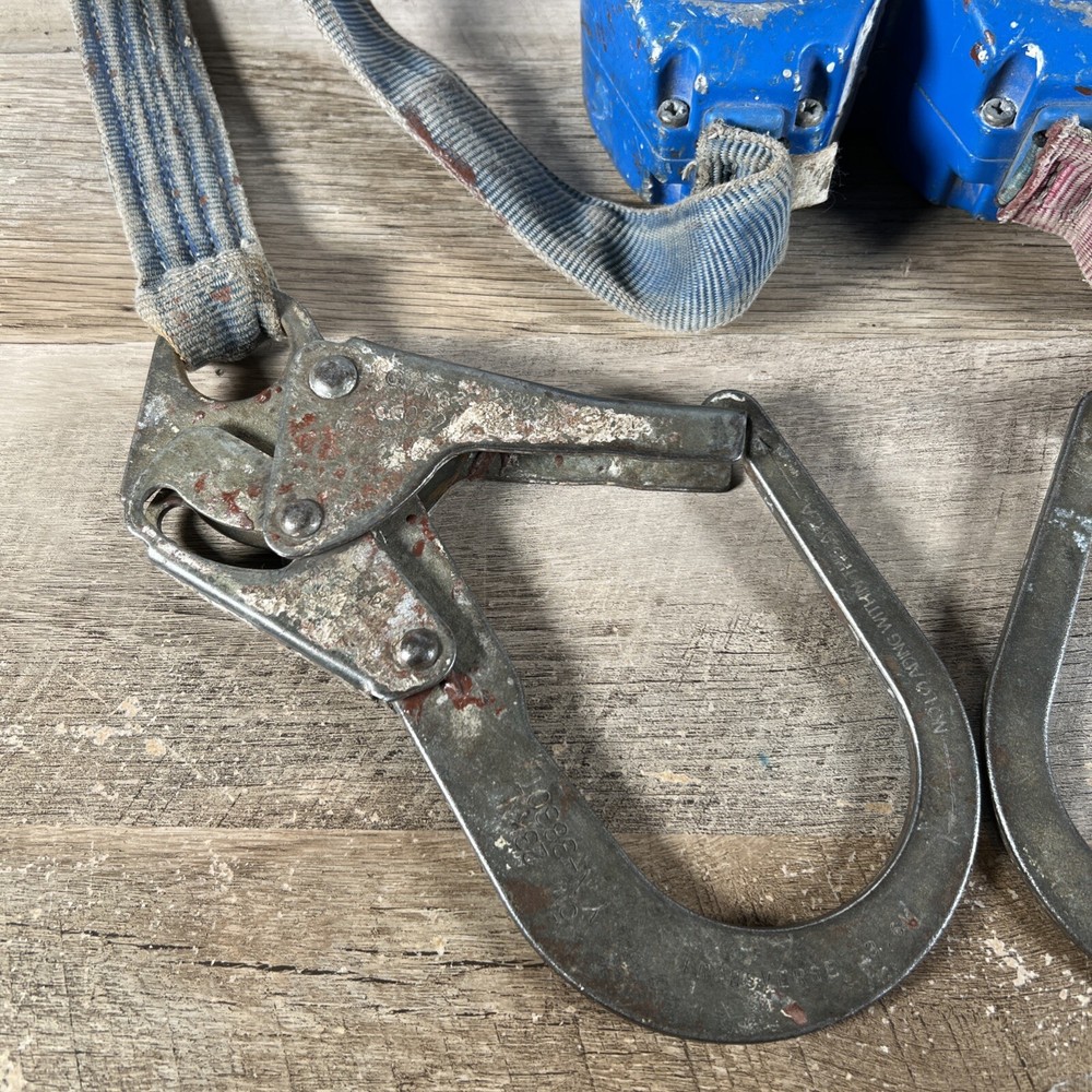 Web Devices Predator 6' Twin Leg Fall Arrest Self Retracting 310 Lbs Capacity