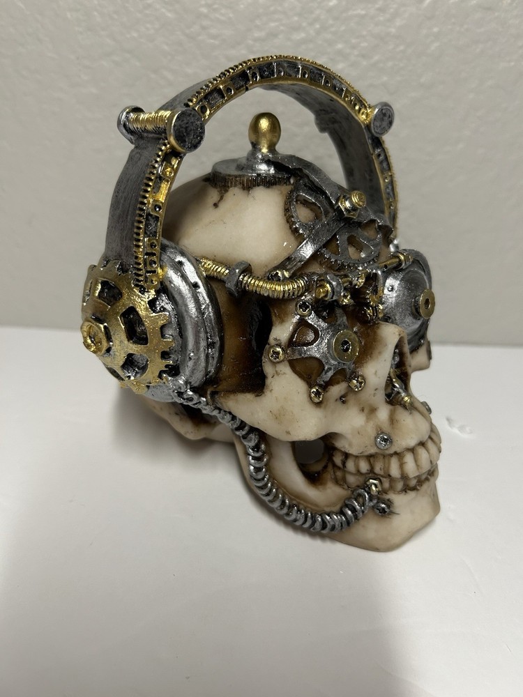 Nemesis Now “Techno Talk” Steampunk Skull Figurine