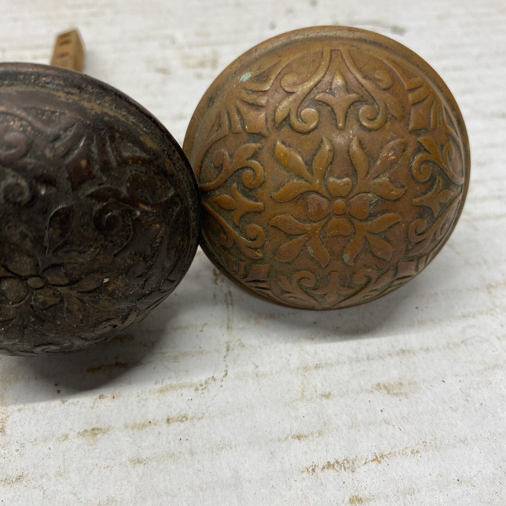 Antique Victorian Door Knobs & Lock Leaf Pattern TP-02