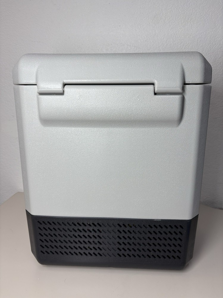 KEMIMOTO BUILT-IN BATTERY 8L PORTABLE REFRIGERATOR
