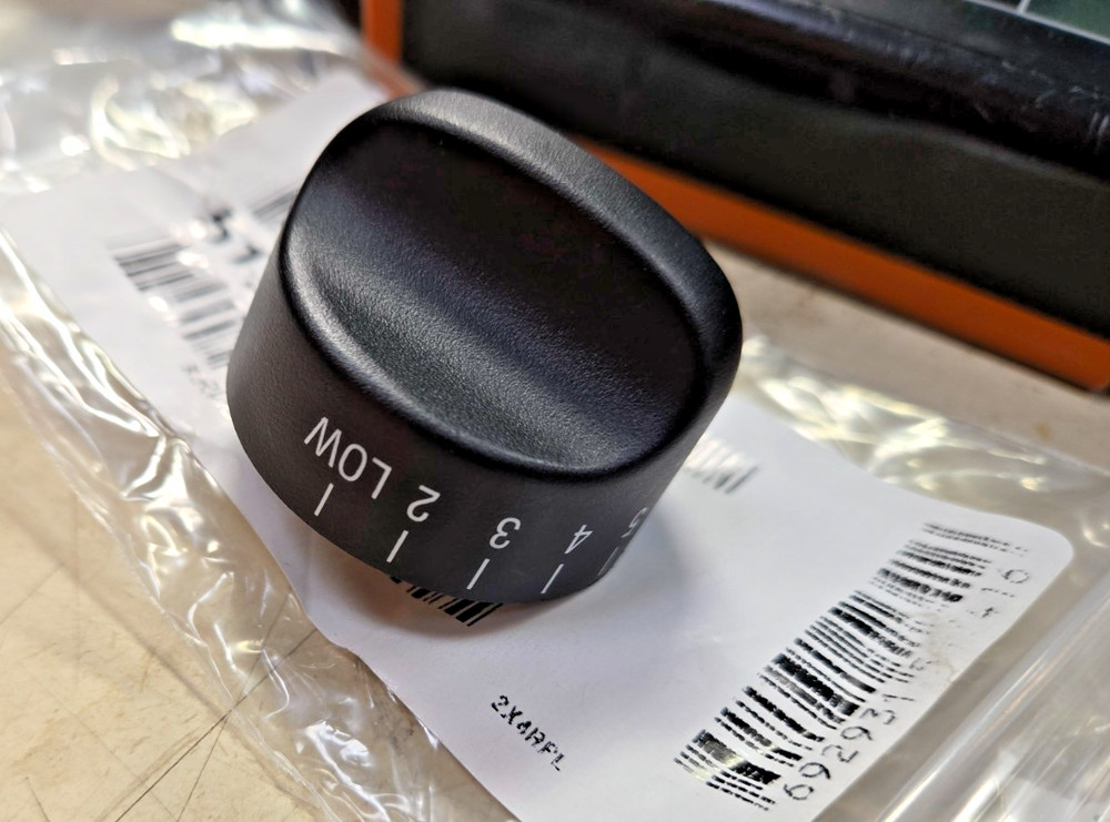 ATWOOD DOMETIC WEDGEWOOD RANGE STOVE BURNER BLACK KNOB 51341 COOKTOP RV (2 PAK)