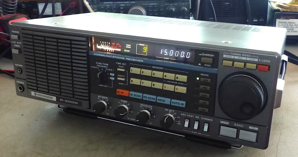 Kenwood R-2000 Communications Receiver