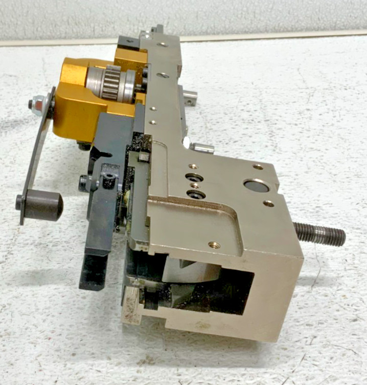 Deluxe Stitcher ISP G8WAHD241/2 G8 Sewing Wire Stitching Head Side-Feed Design