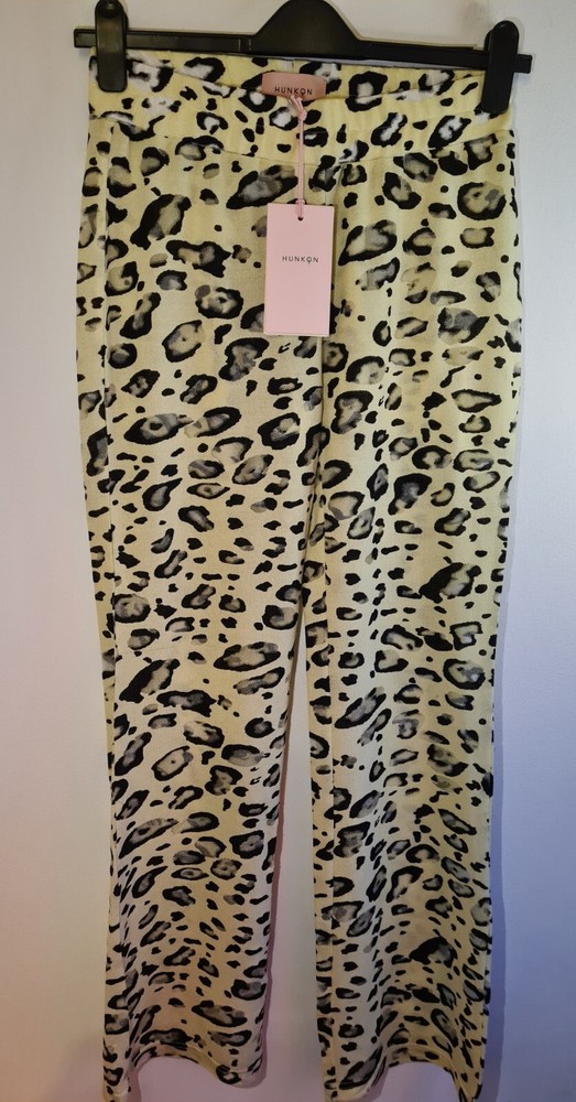 hunkon yellow leopard print leggins pattern size Medium BNWT