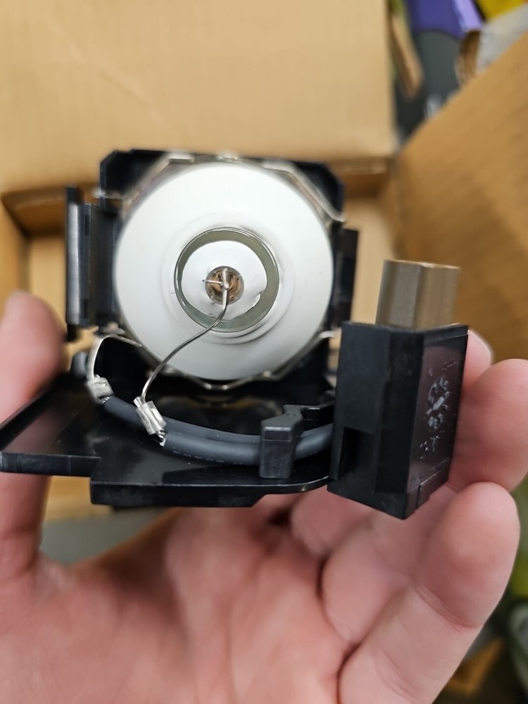 DT01141 Lamp & Housing for Hitachi Projectors with Philips Bulb Inside panasonic