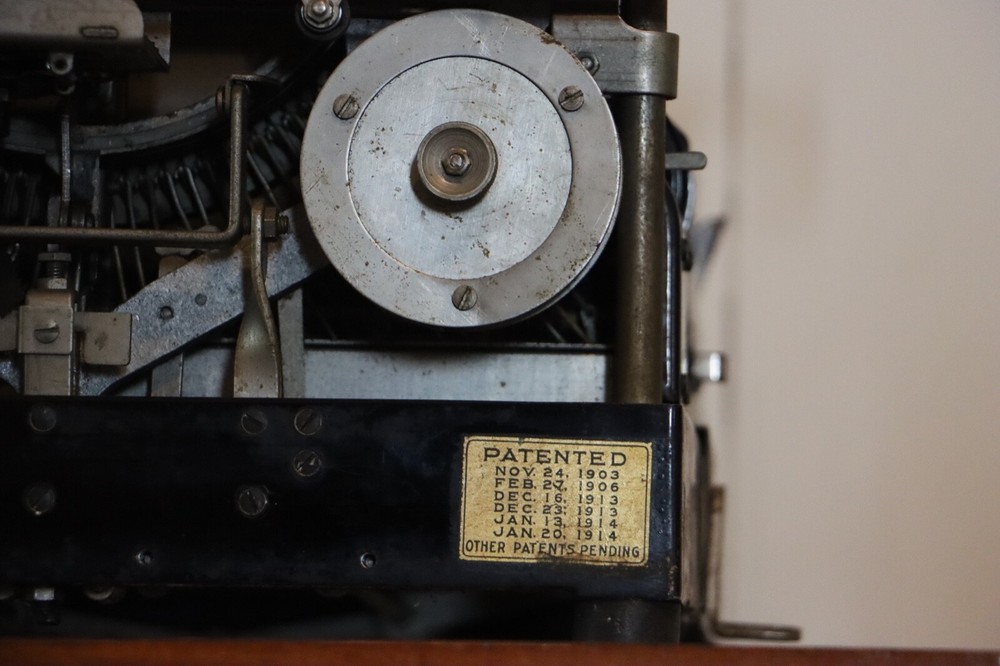 Rare Antique - MOLLE No 3 Typewriter - Highly Collectable