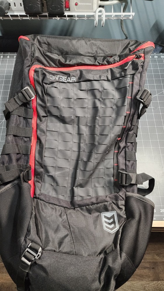 3V Gear Backpack Soverign 50 L Redline Backpack - EUC