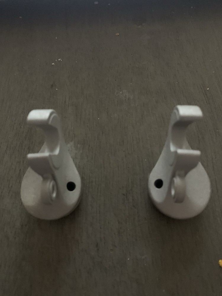 Everest Cast Plug Type Front Drop Out 26.6 mm