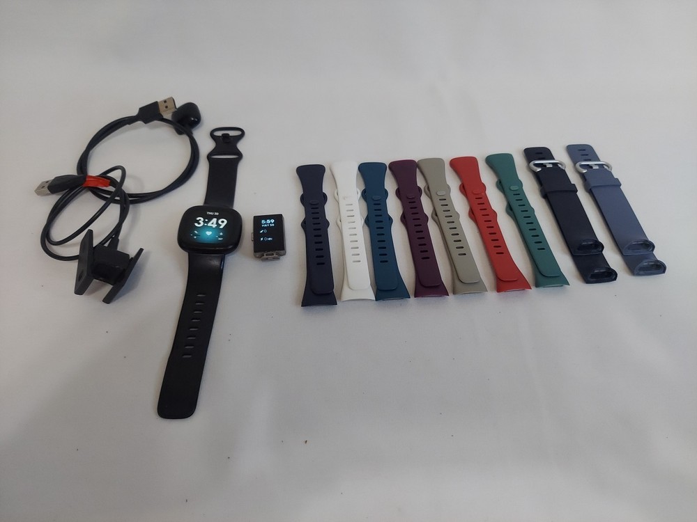 2 Fit Bits W/Chargers 9 Silicone Bands