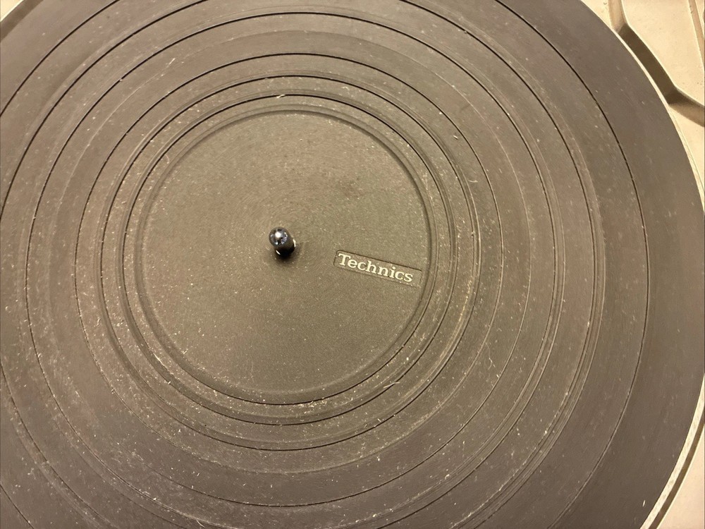 TECHNICS TURNTABLE SL-B200 needs belt and cleaning
