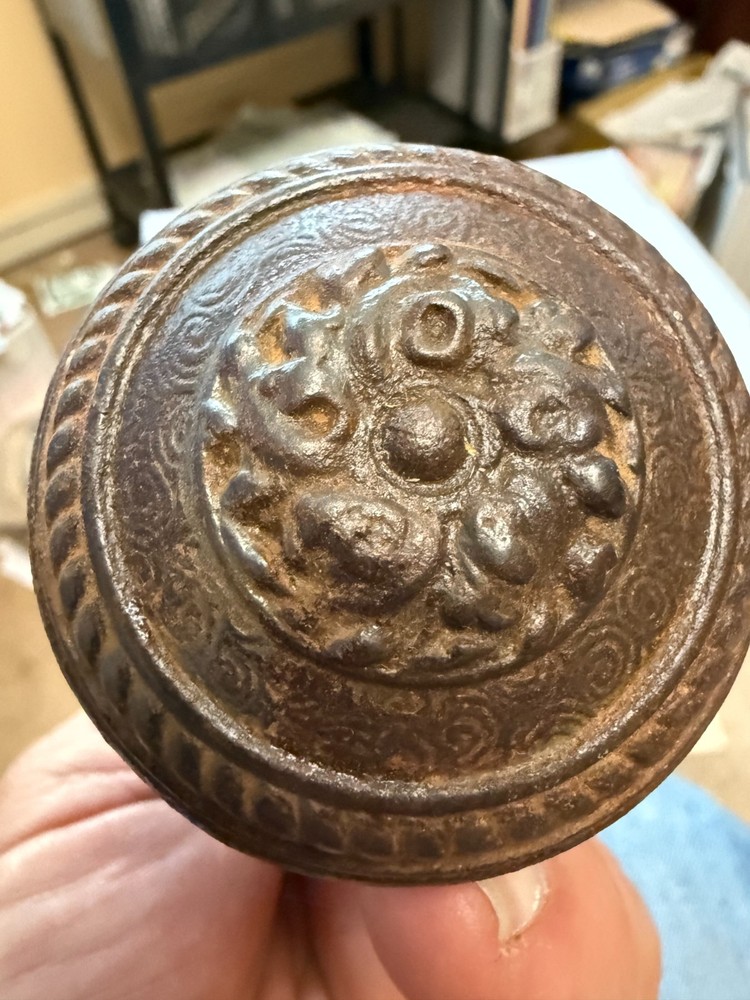 vintage door knob set Penn Yucca pattern