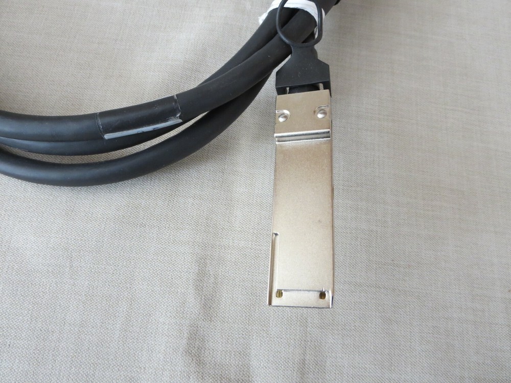 Two QSFP+ Modules and ROHS E357317-S (UL) Type CL2 FT4 Network Cable