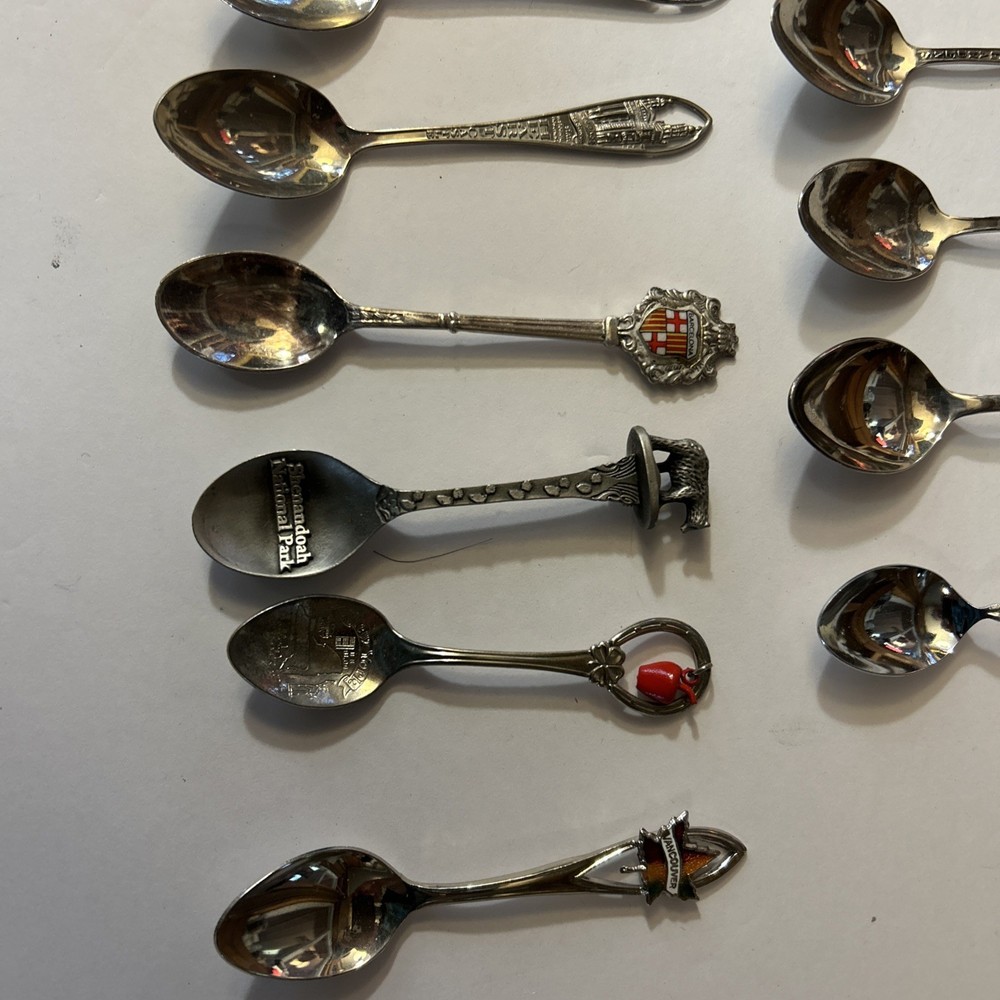 Lot 20 Vintage Souvenir Spoon Collection E37
