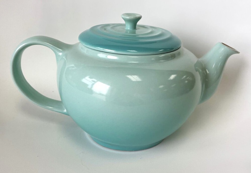 LE CREUSET TEA POT
