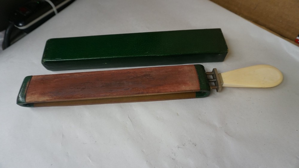 Vintage Razor Sharpening Strop