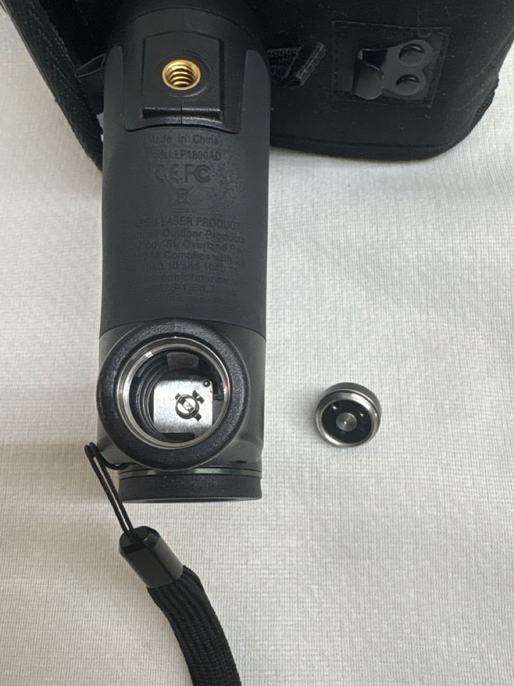 BUSHNELL RANGE FINDER IN CARRY CASE (J31004052)