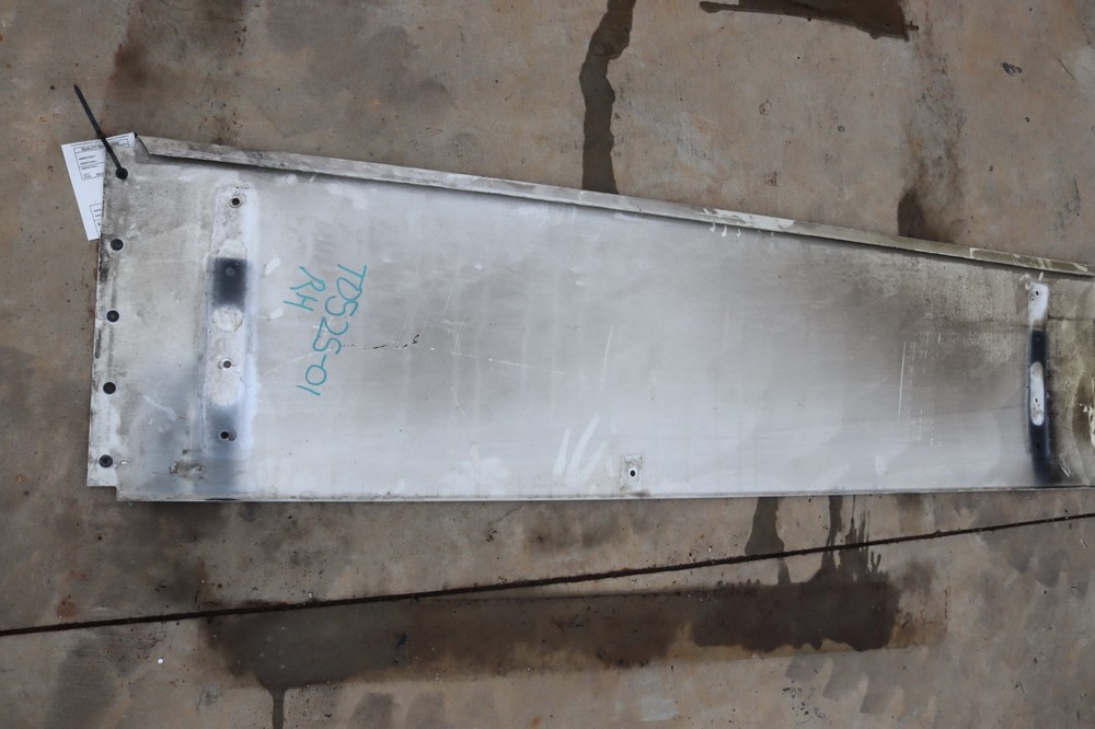 2006-2015 PETERBILT 386 RIGHT PASSENGER SIDE EXTENDER FAIRING PANEL COVER OEM
