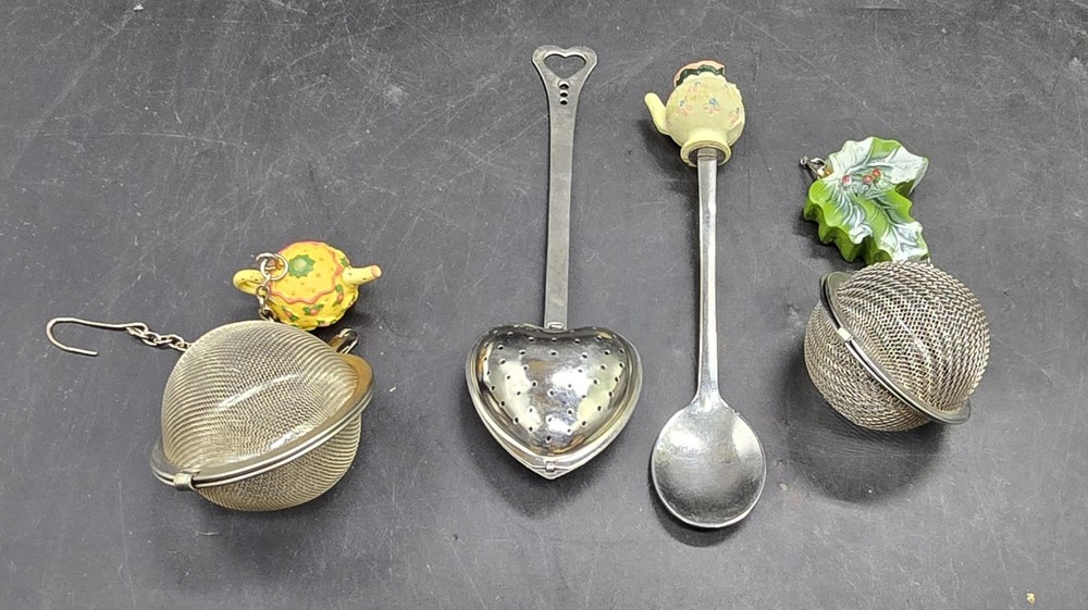 Lot Of 4 Tea Strainers Diffusers Teapot Heart