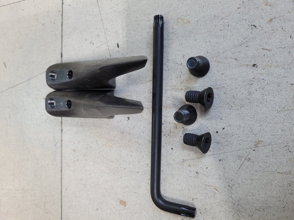 Tree Climbing Replacement Gaffs made by Klein Tools