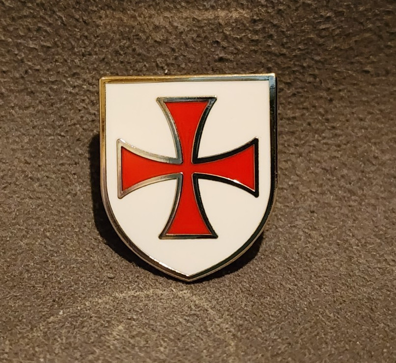 Knights Templar Crusader Red Cross White Shield Masonic Lapel Pin