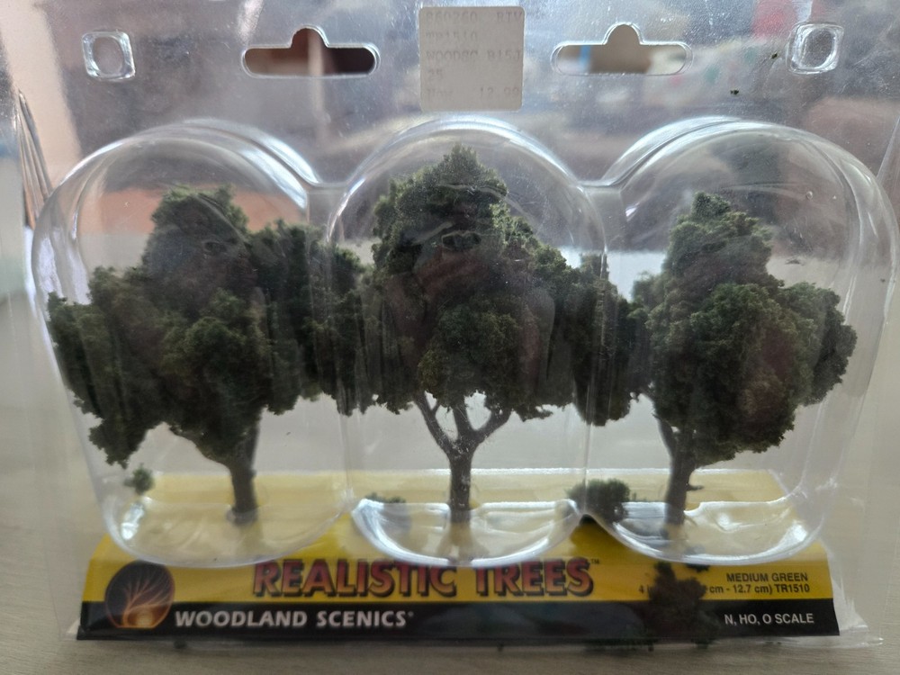 Woodland Scenics Realistic Trees Medium Green 4-5" 3-Pack