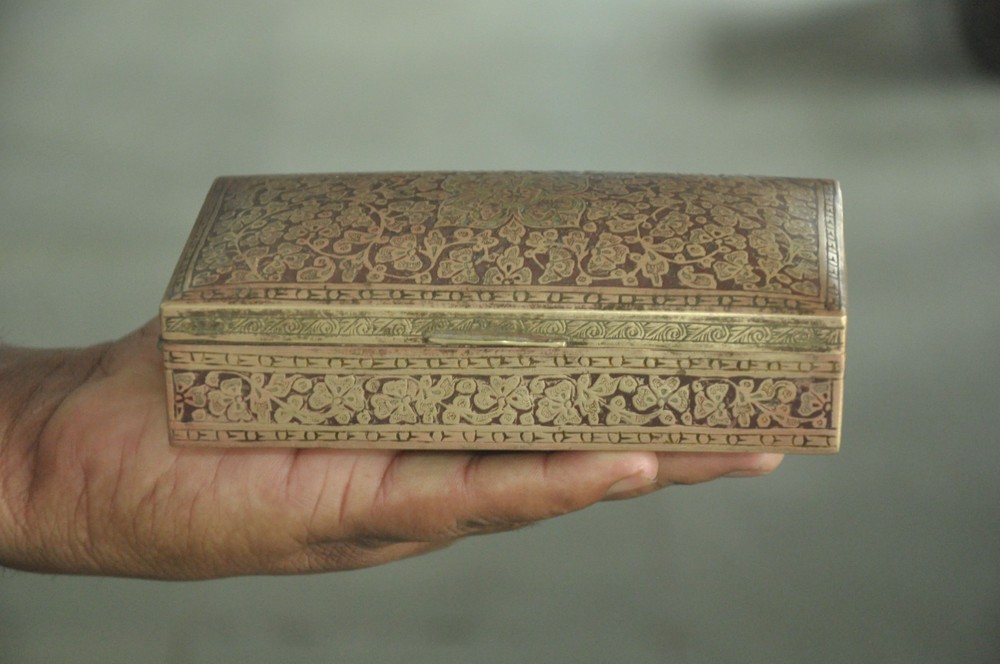 Vintage Brass Engraved Handcrafted Lacquer Work Cigar/Cigarette Box