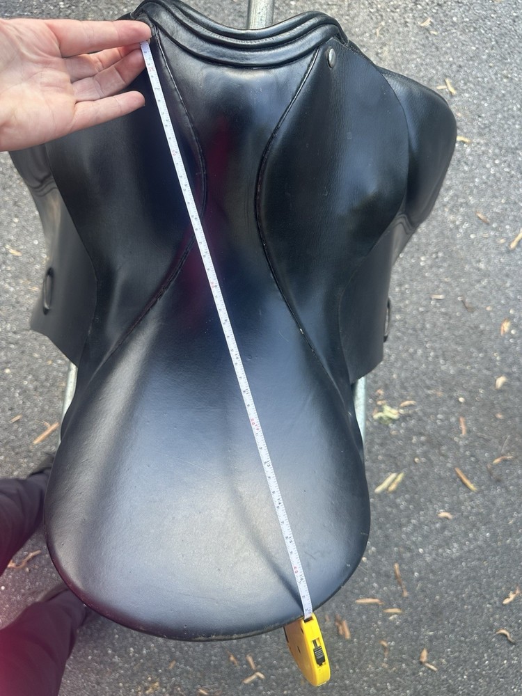 Dressage Saddle Black 17”