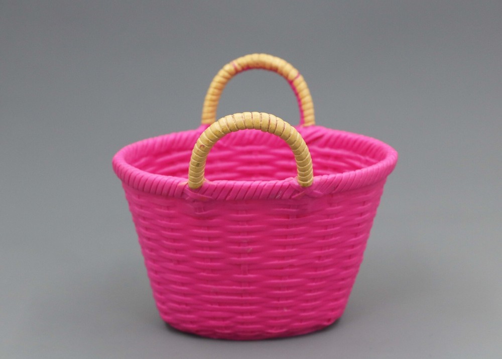 A basket for 18'' doll Lea BEACH PICNIC set