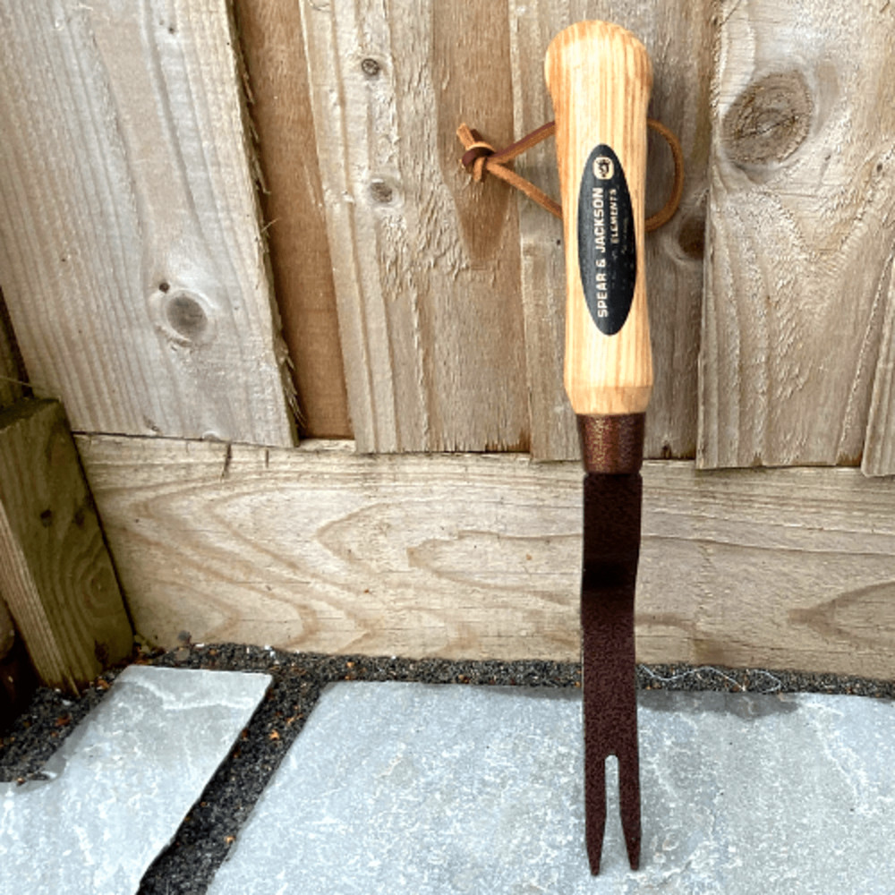 Spear & Jackson Elements Daisy Grubber Weeding Tool for Easy Weed Removal