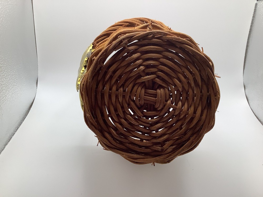 Wicker Flower Planter Vase Metal Handle And Leafs MISSING 1 Leaf