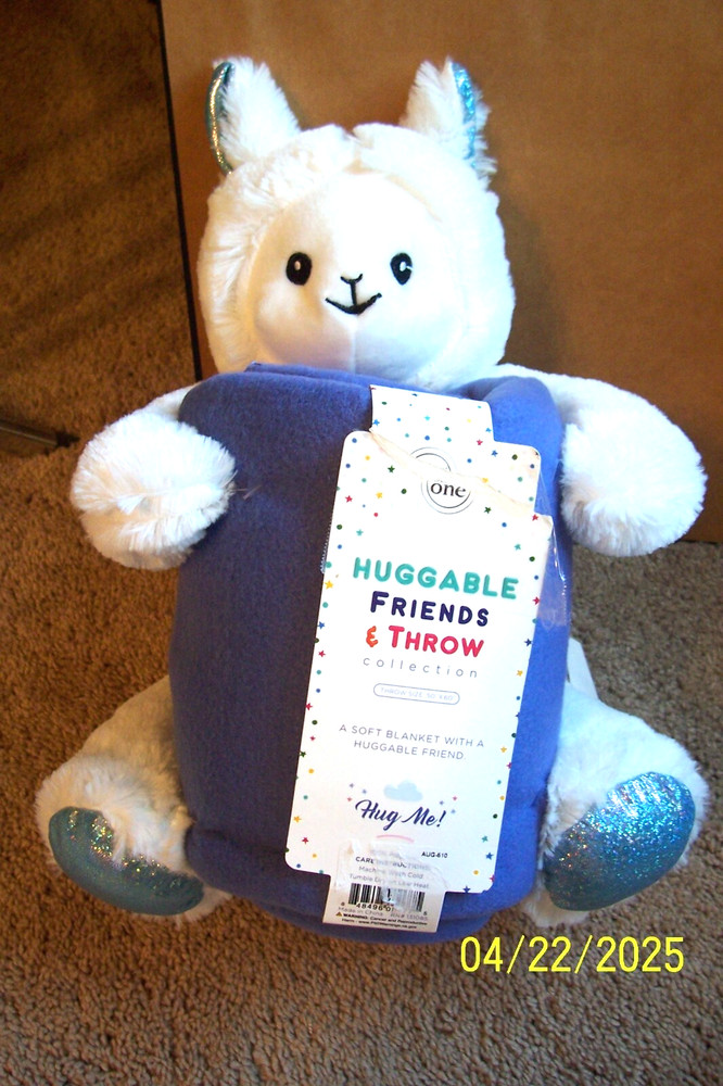 Huggable Friends & Throw - Soft Blanket & Huggable Friend - NEW