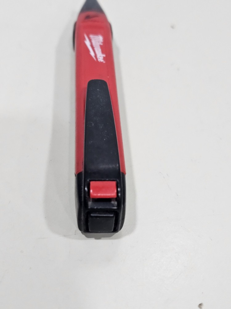 Milwaukee 2202-20 Work Light Voltage Detector Tested Works Good