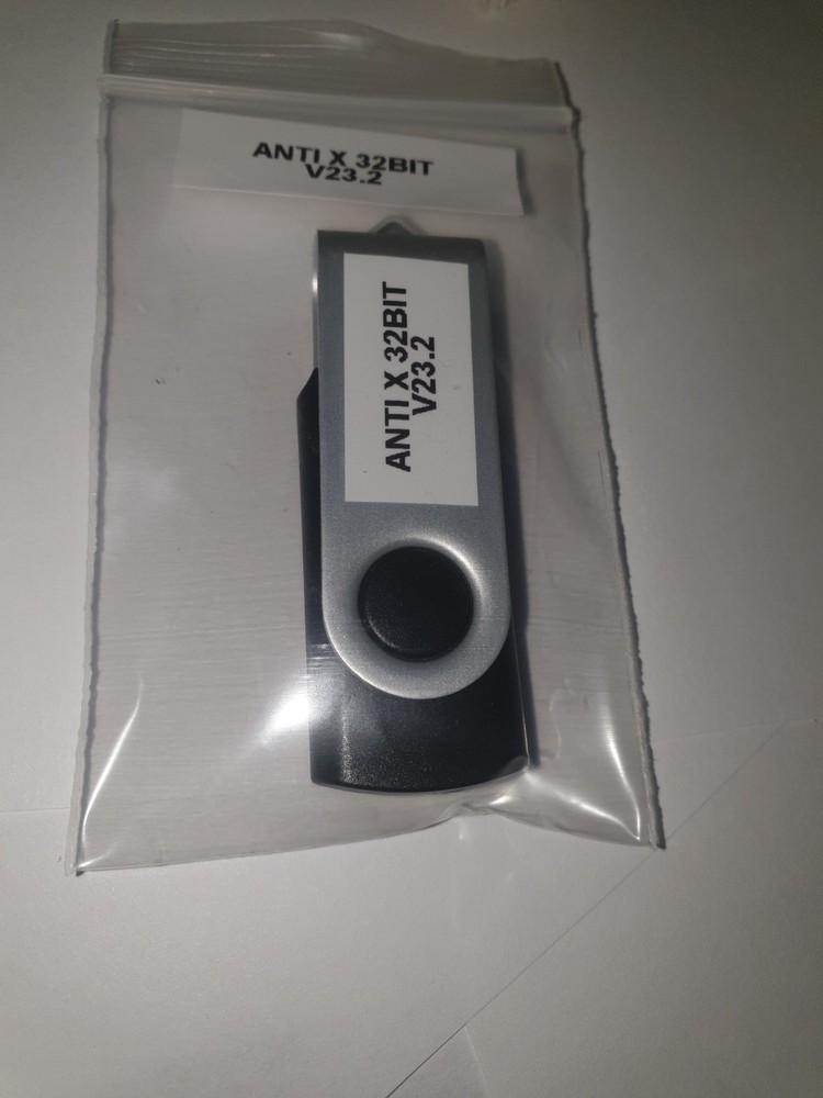 Linux antiX V23.2, 32-bit, Bootable Live and Install USB Flash Drive