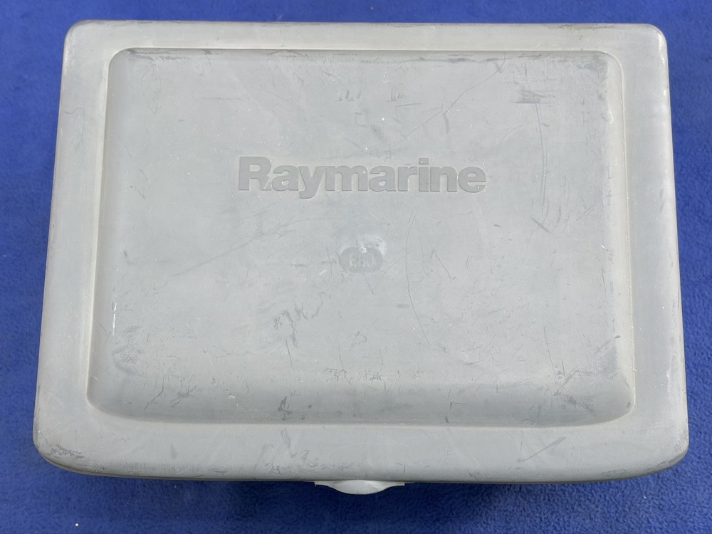Raymarine E80 Classic GPS Chartplotter Multifunction Display W/ Cover; Tested