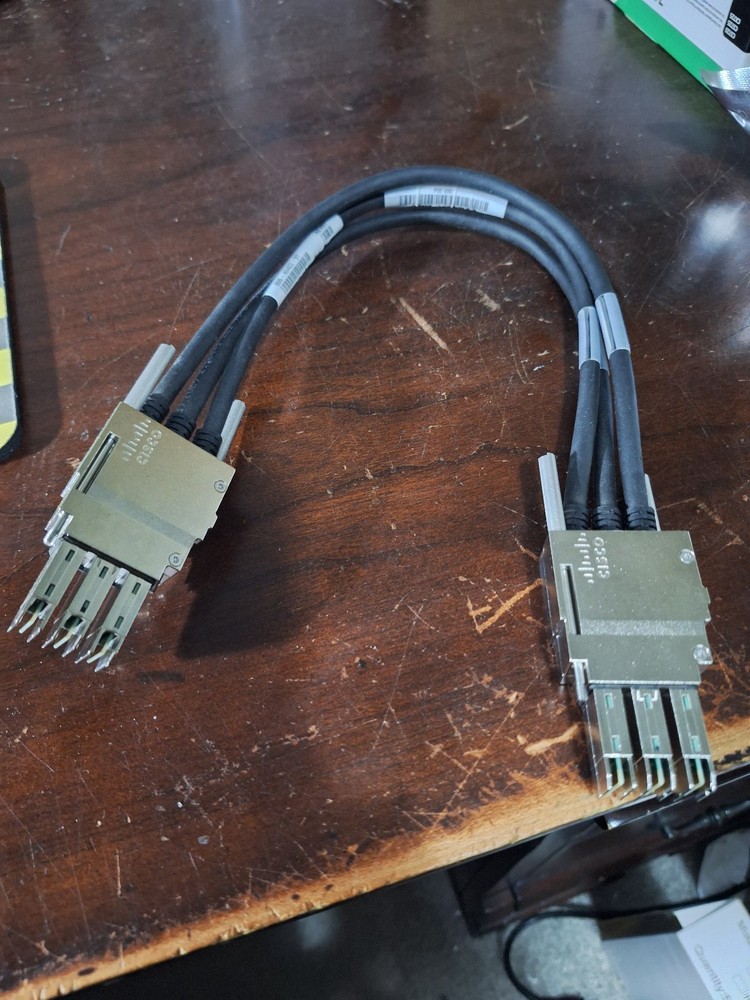 GENUINE Cisco 800-40403-01 STACK-T1-50CM V01 Stackwise 480 Stacking Cable NEW