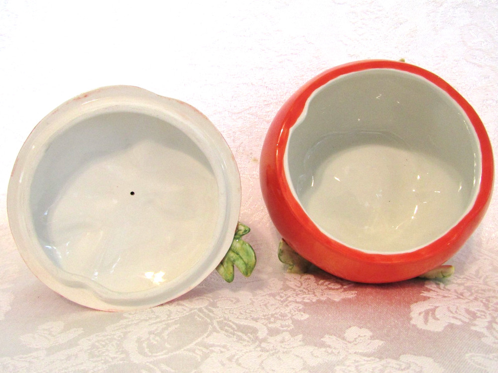 O'Well Anthropomorphic Porcelain Tomato Jar Mint Condition