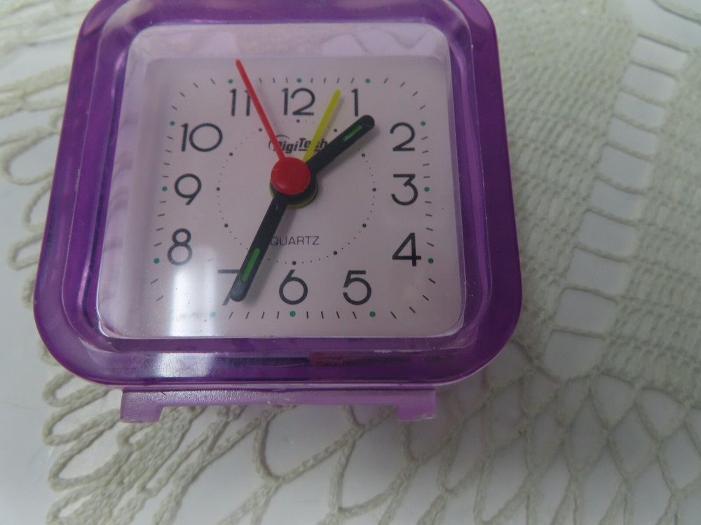 DIGITECH Quartz Alarm Clock Alarm Travel Size Second hand Working