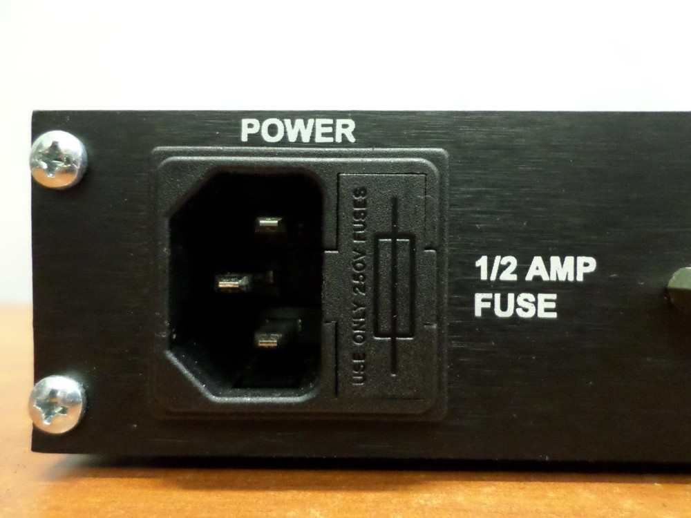 ESE ES-110 GPS Based Frequency Standard Generator