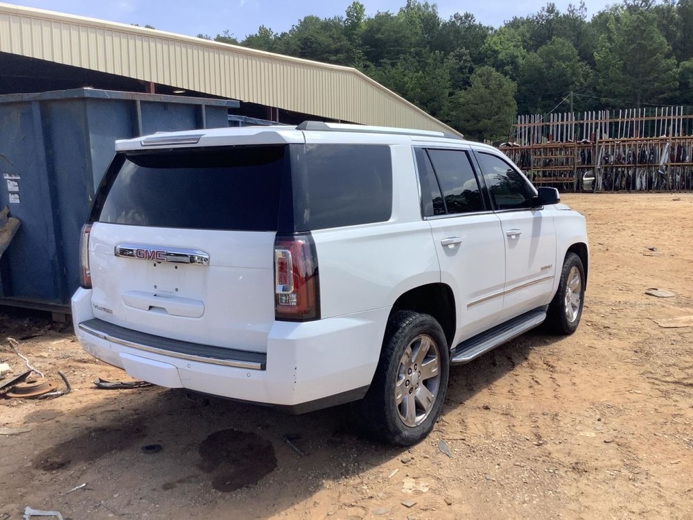 YUKON 2015 Glove Box 4686084