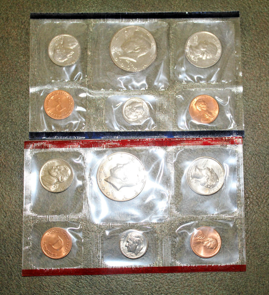 1990 Uncirculated Mint Set P&D in original envelope (Nice luster) 10 coins